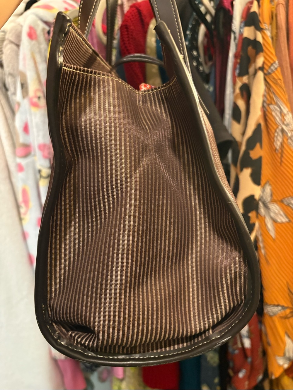 Maxx New York | Shoulder Tote Bag - Picture 6 of 13